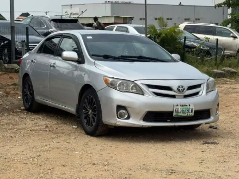 TOYOTA Corolla   - 2012