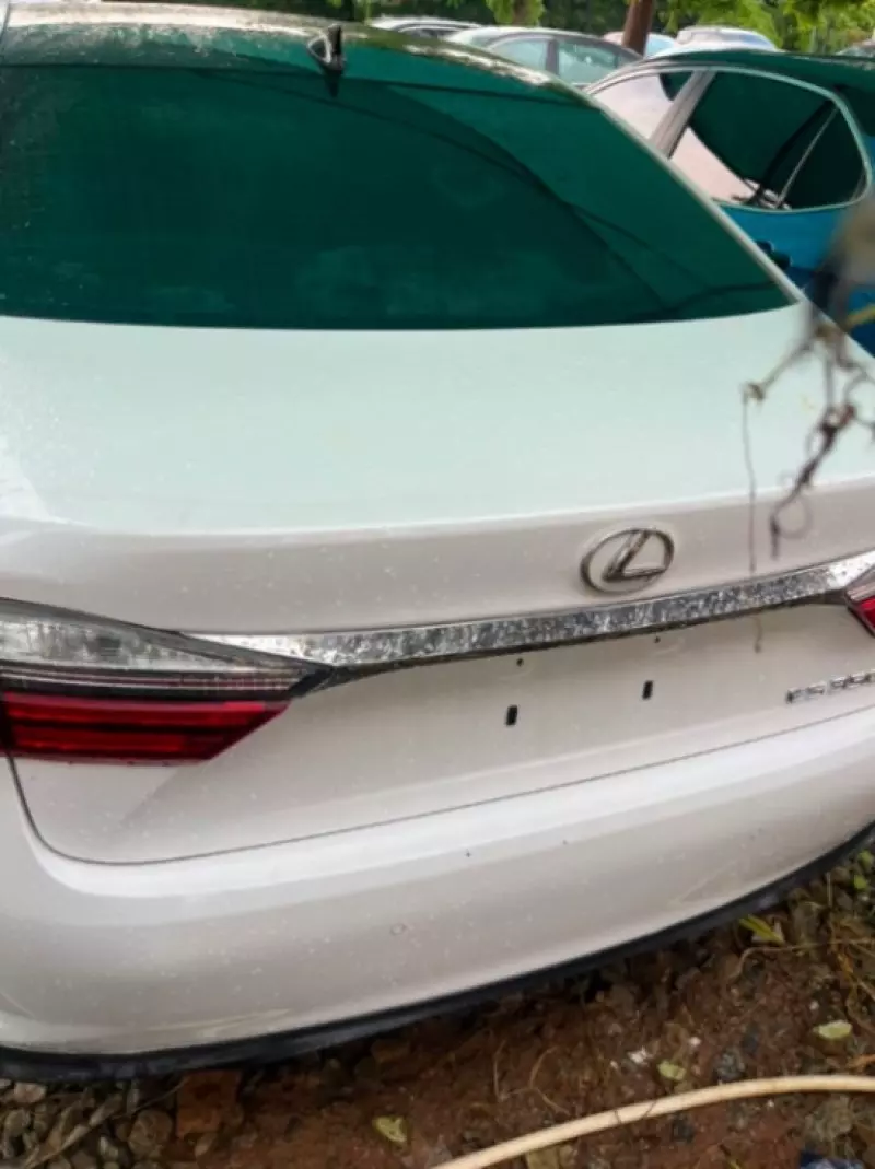 Lexus ES   - 2016