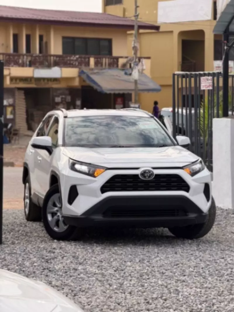 Toyota RAV 4   - 2021