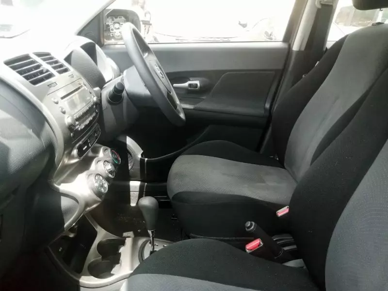 Toyota Ist    - 2012