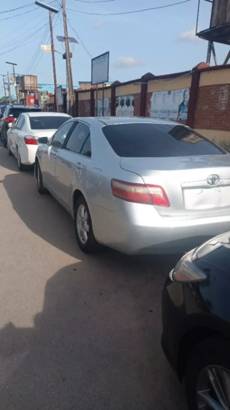 Toyota Camry - 2009
