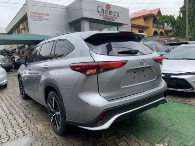 TOYOTA Highlander   - 2021