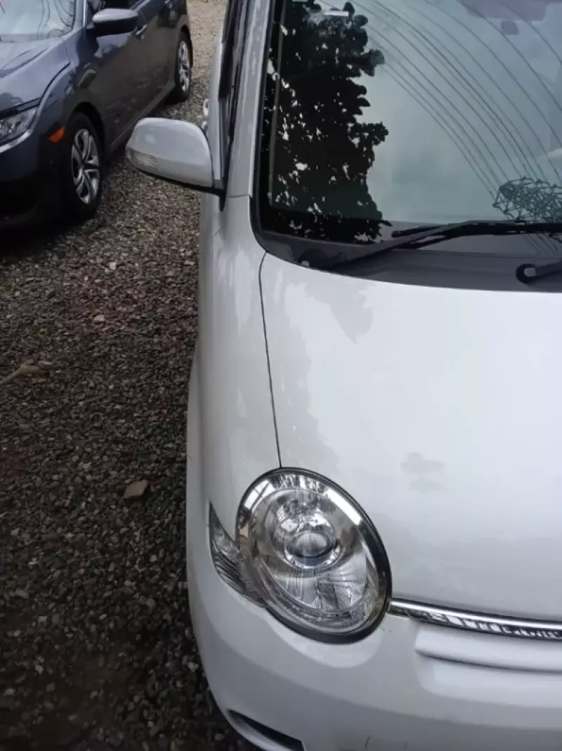 Toyota Sienta   - 2013