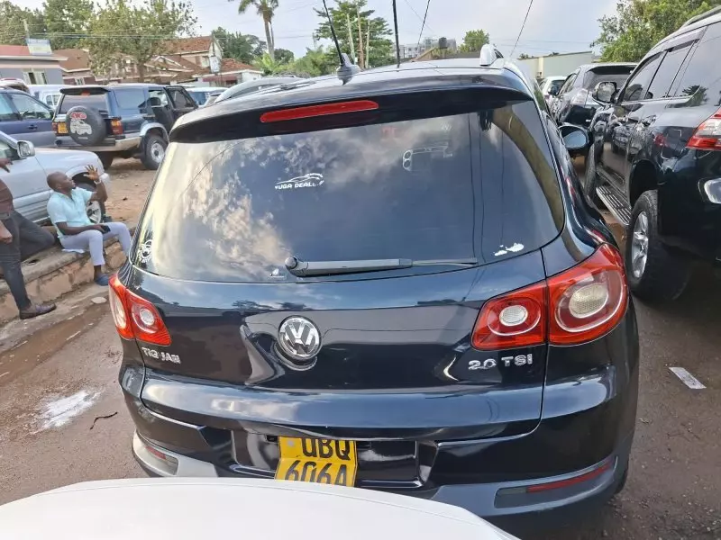 Volkswagen Tiguan   - 2009