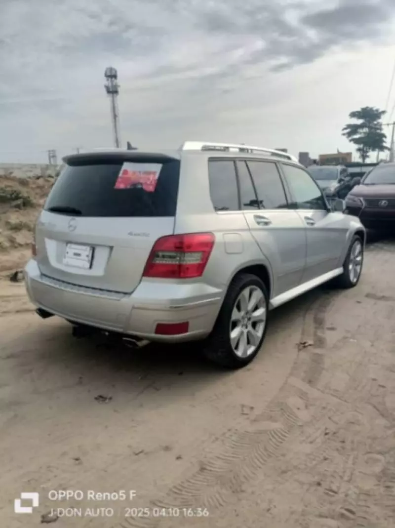 Mercedes-Benz GLK 350   - 2010