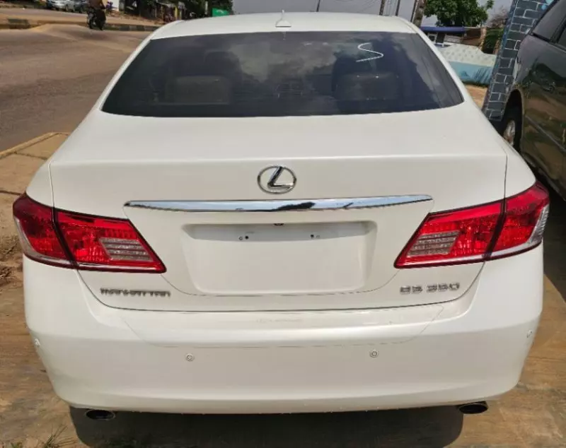 Lexus ES   - 2012