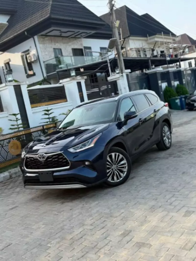 TOYOTA Highlander   - 2020