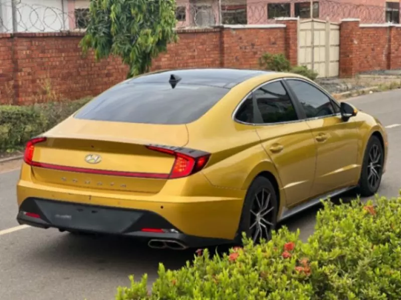 Hyundai Sonata   - 2021