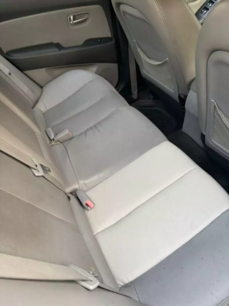 Hyundai Elantra   - 2009