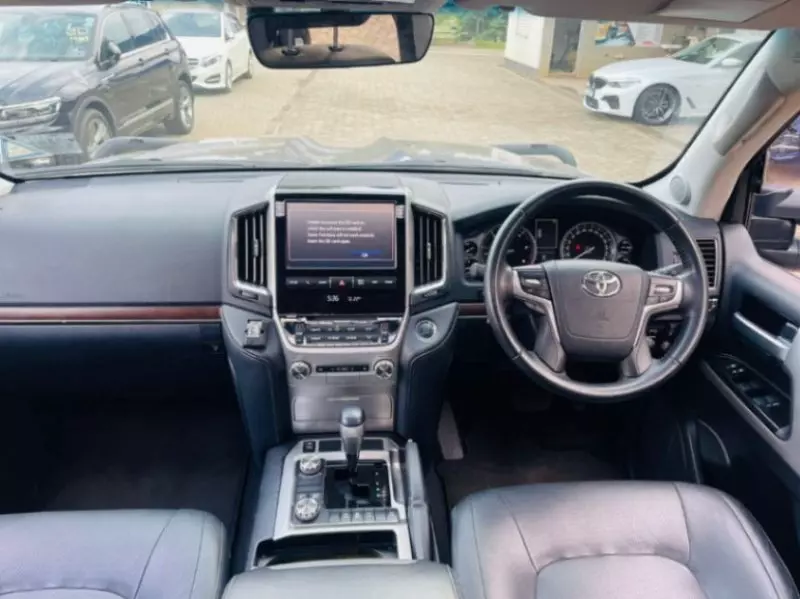 Toyota  Land Cruiser VXR V8   - 2020
