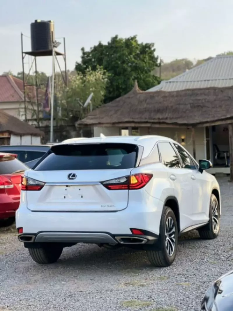 Lexus RX   - 2021