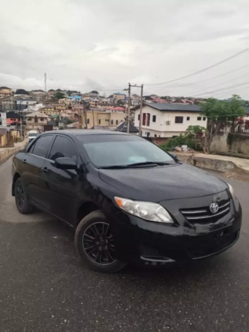 Toyota Corolla   - 2012