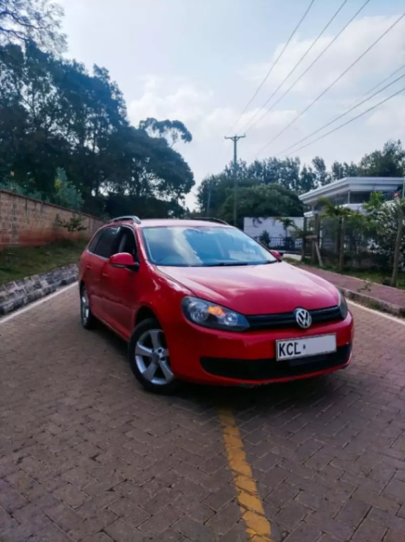 Volkswagen Golf   - 2011