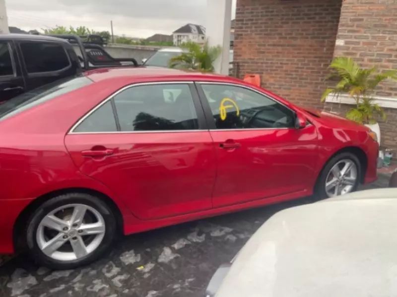 TOYOTA Camry - 2014
