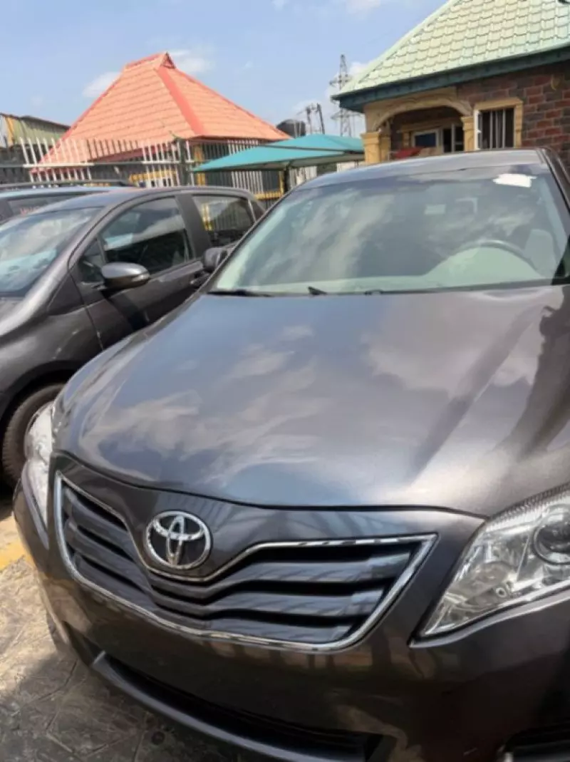 TOYOTA Camry   - 2011