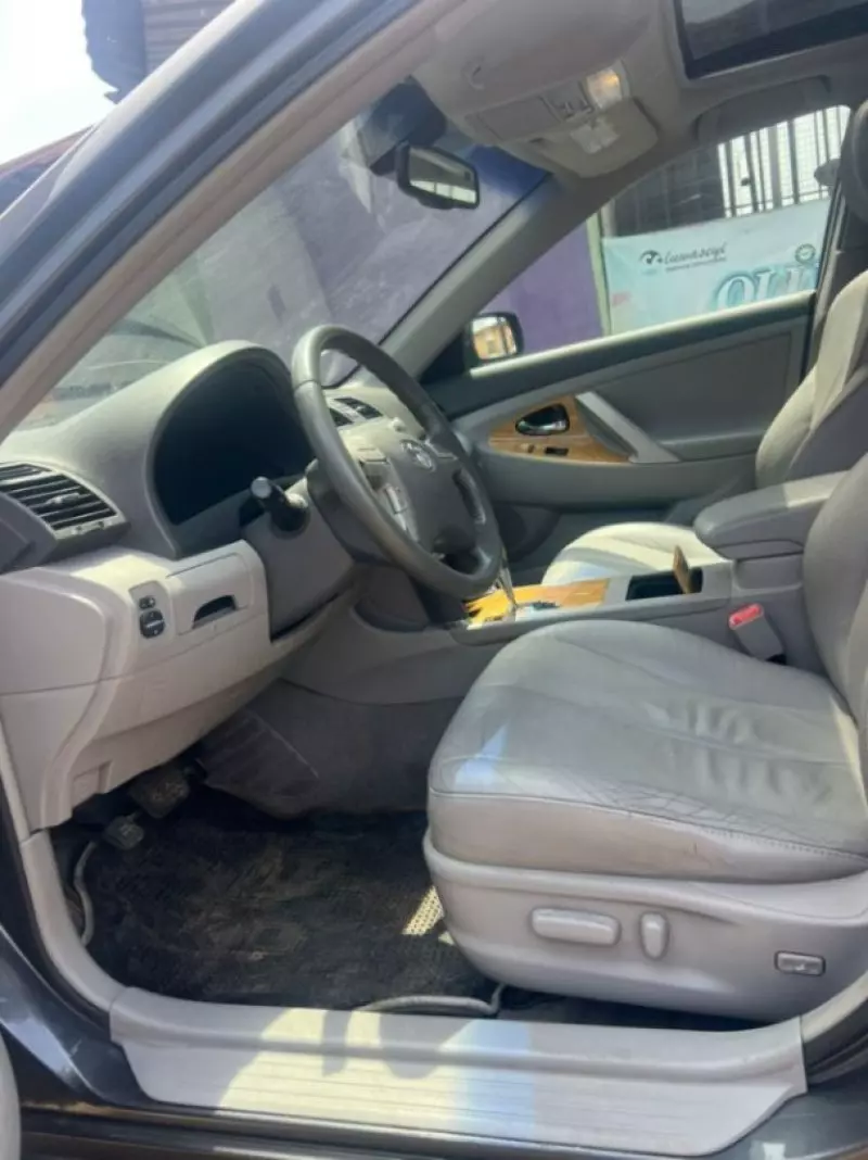 Toyota Camry - 2007