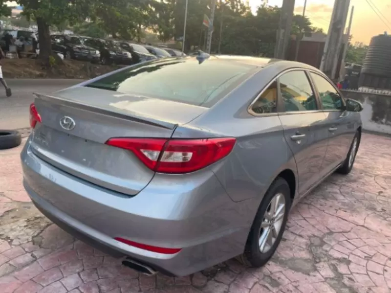 Hyundai Sonata   - 2015