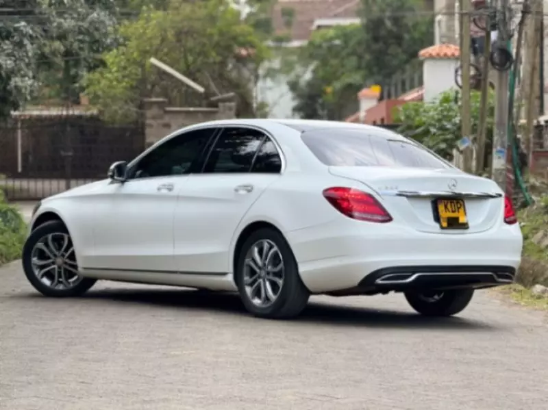 Mercedes-Benz C200   - 2016
