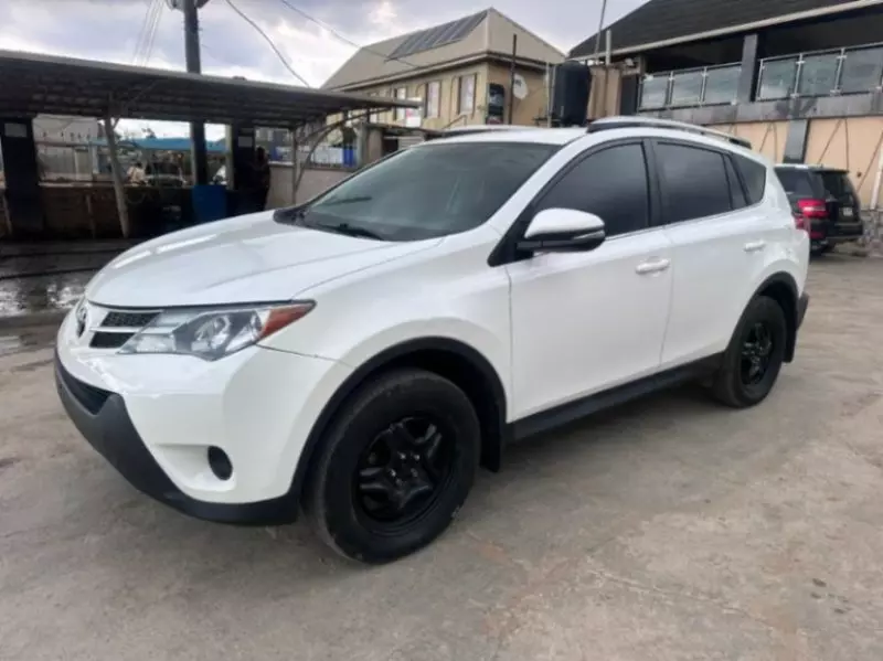 TOYOTA RAV 4 - 2015