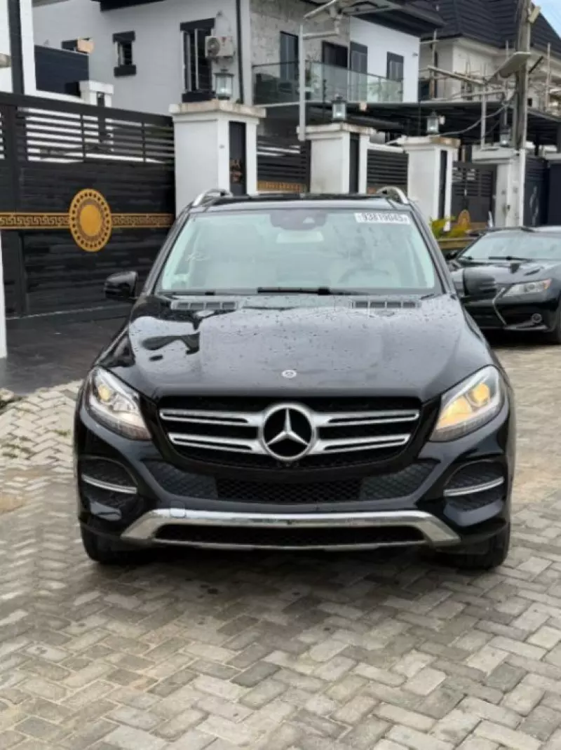 Mercedes-Benz GLE-Class   - 2017