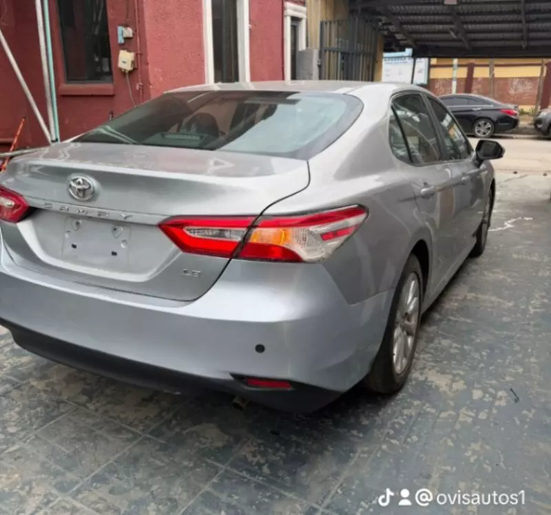 Toyota Camry   - 2018
