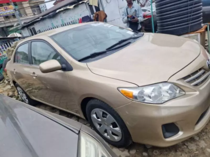 Toyota Corolla   - 2013