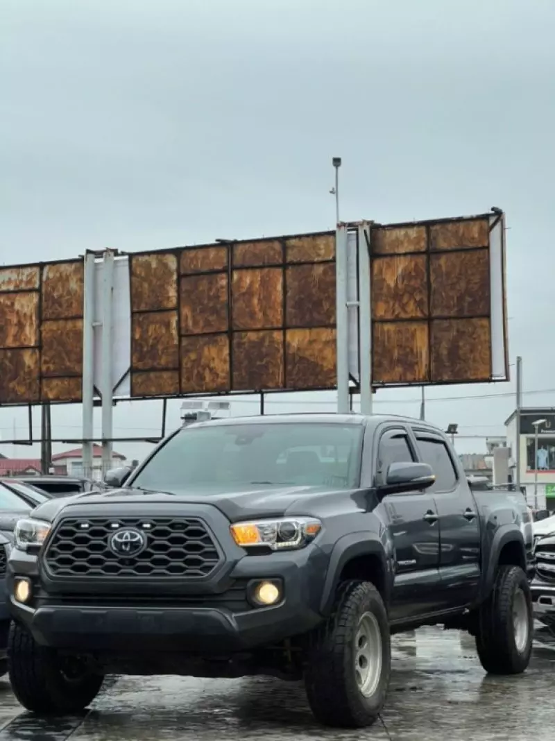 Toyota Tacoma   - 2023