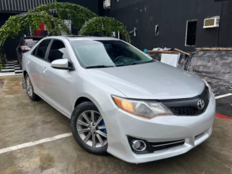 TOYOTA Camry - 2014