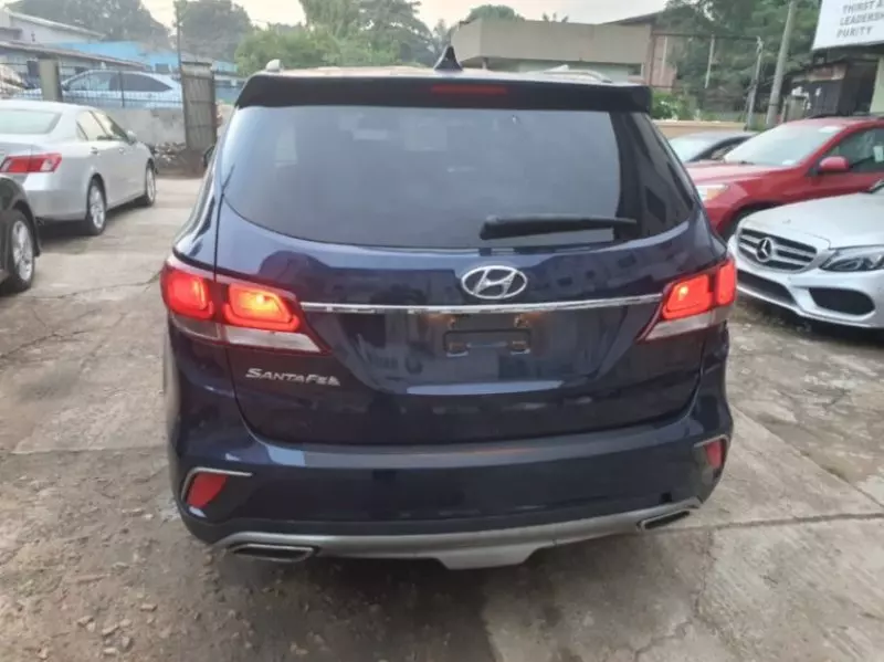 Hyundai Santa Fe   - 2017