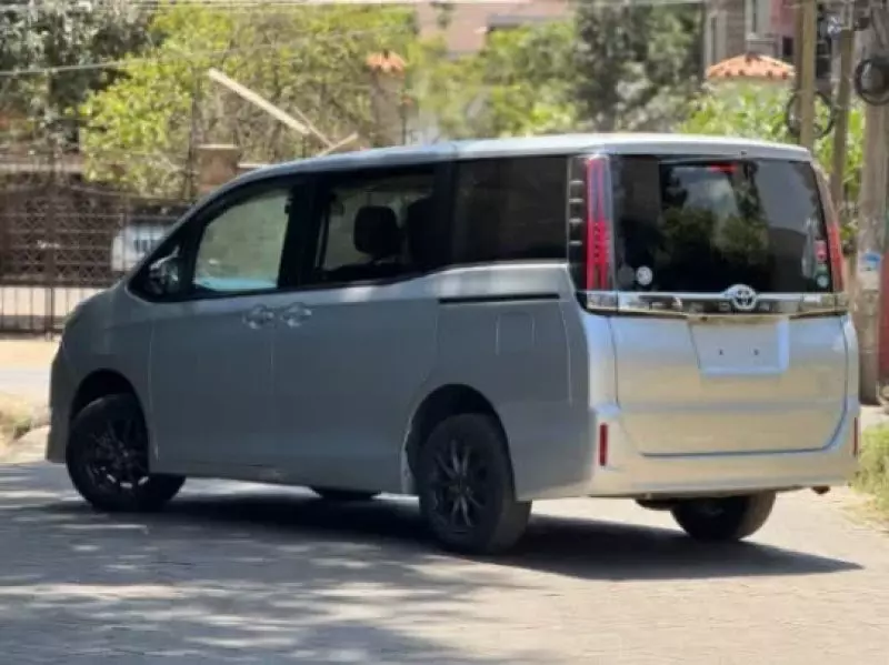 TOYOTA Noah   - 2019