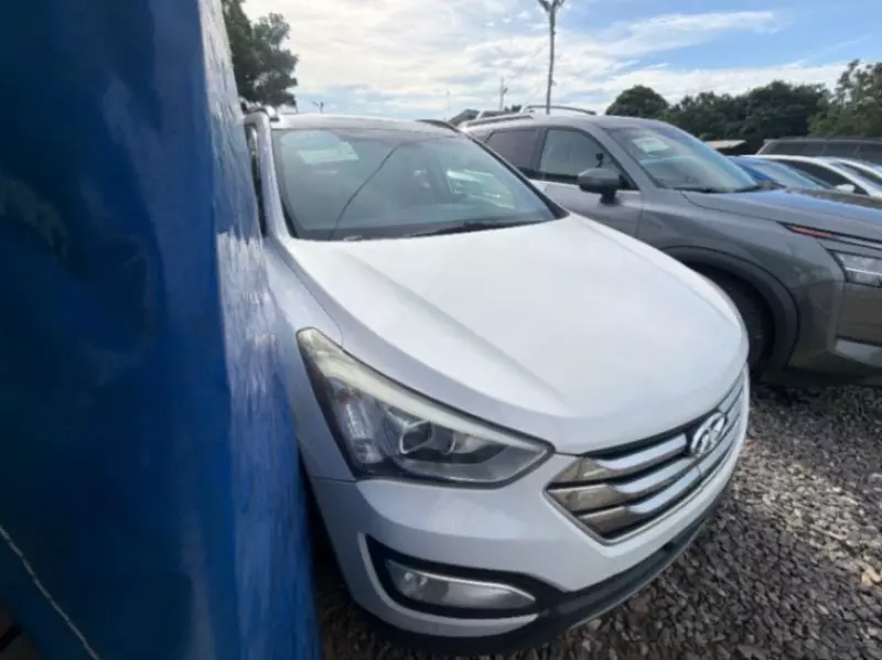 Hyundai Santa Fe   - 2015