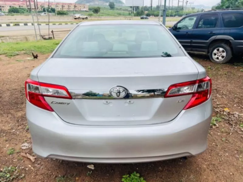 Toyota Camry   - 2012