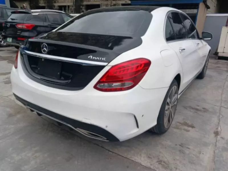 Mercedes-Benz C-Class - 2015