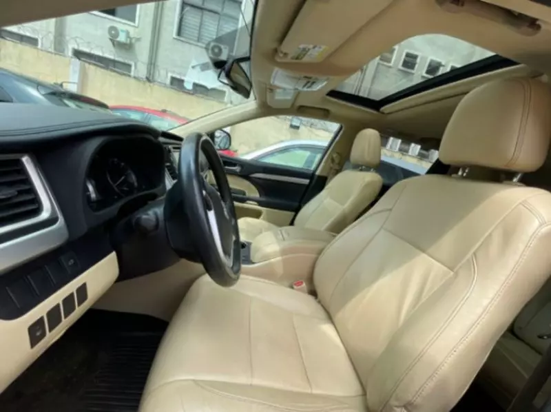 Toyota Highlander   - 2015