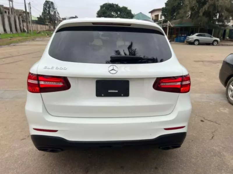 Mercedes-Benz GLC 300   - 2019
