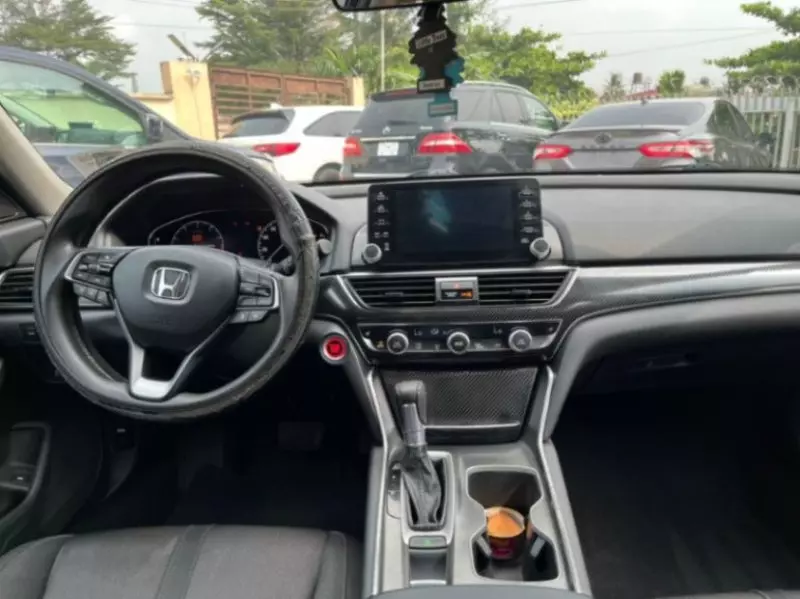 Honda Accord   - 2018