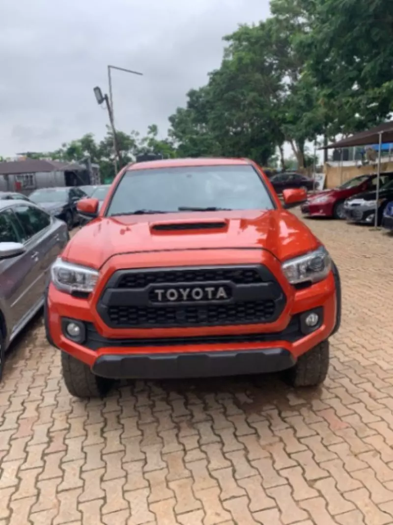 Toyota Tacoma   - 2016