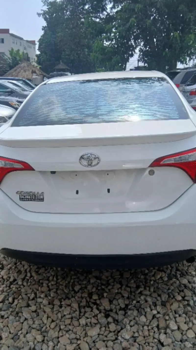 TOYOTA Corolla   - 2015