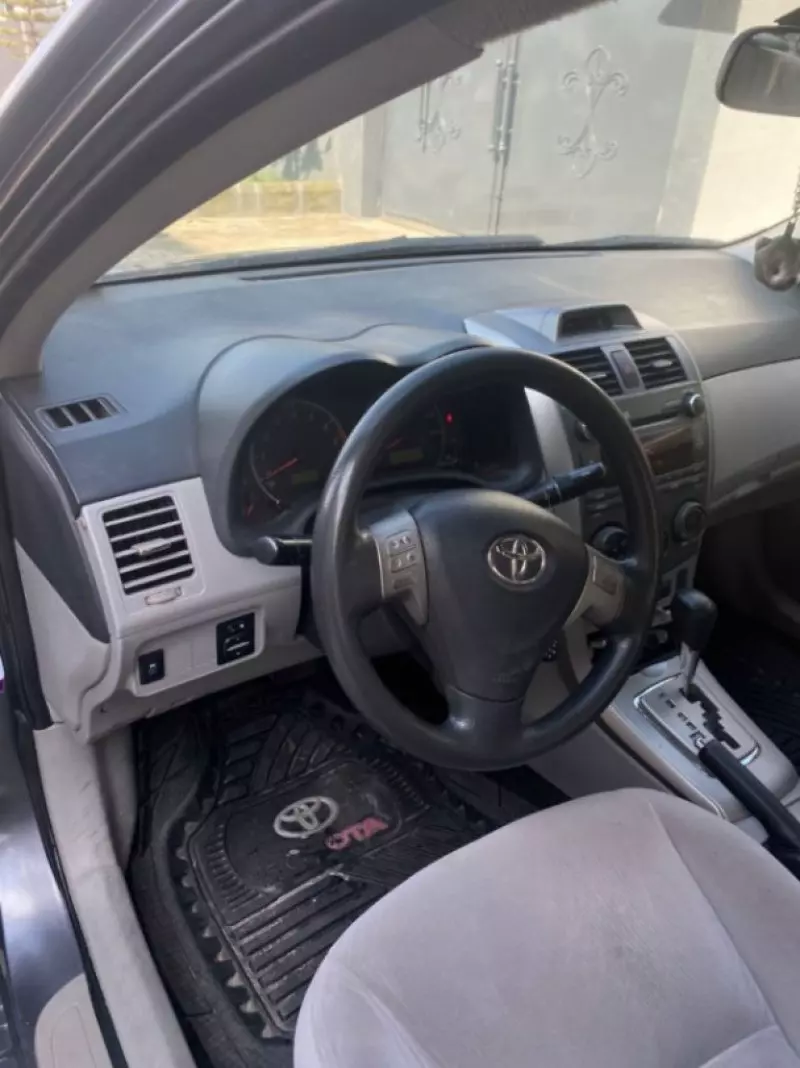 Toyota Corolla   - 2011