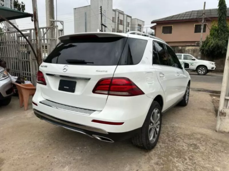 Mercedes-Benz GLE-Class   - 2017