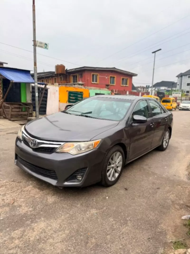 TOYOTA Camry   - 2012