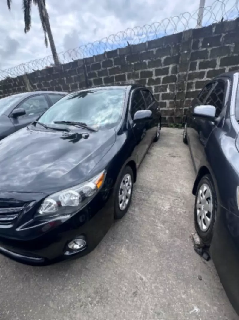 Toyota Corolla   - 2010