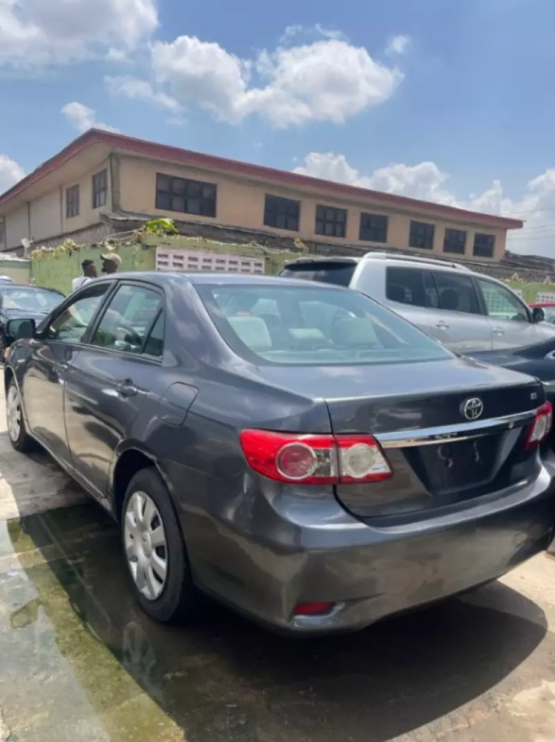 Toyota Corolla   - 2012