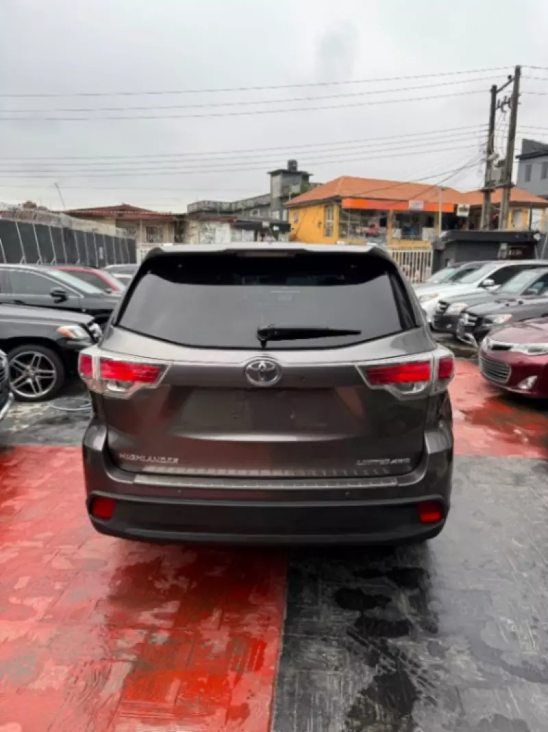 TOYOTA Highlander - 2015