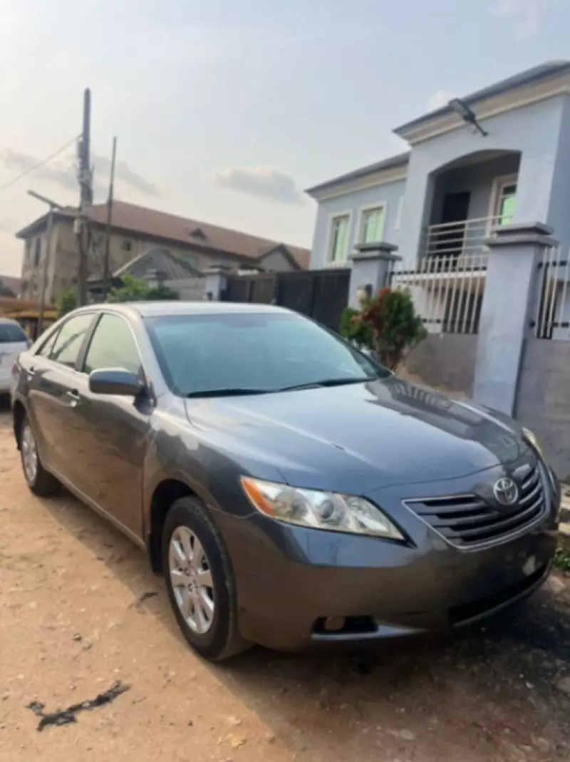 Toyota Camry - 2009