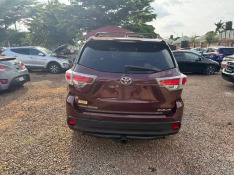 TOYOTA Highlander   - 2016