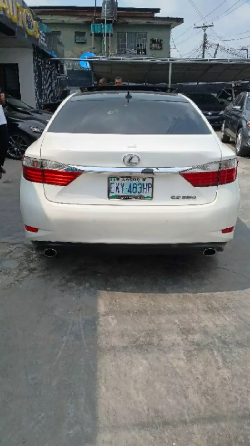 Lexus ES   - 2013