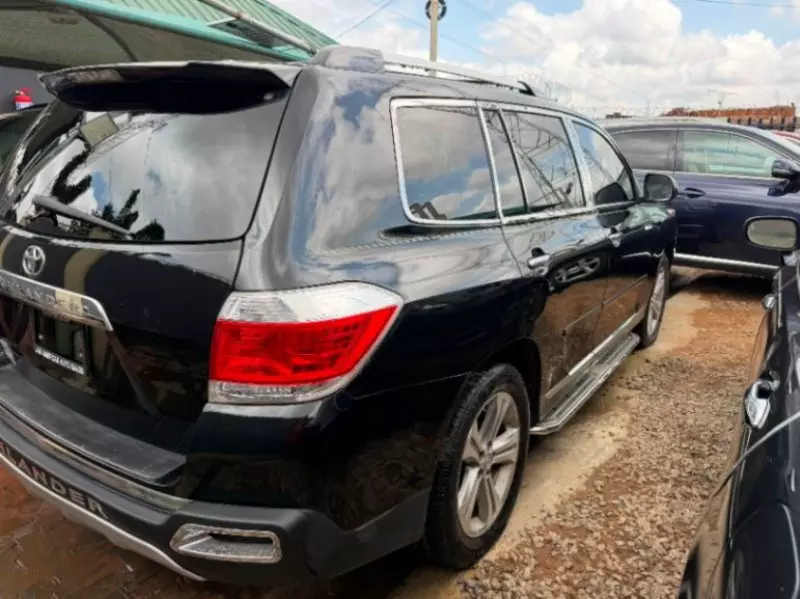TOYOTA Highlander   - 2011