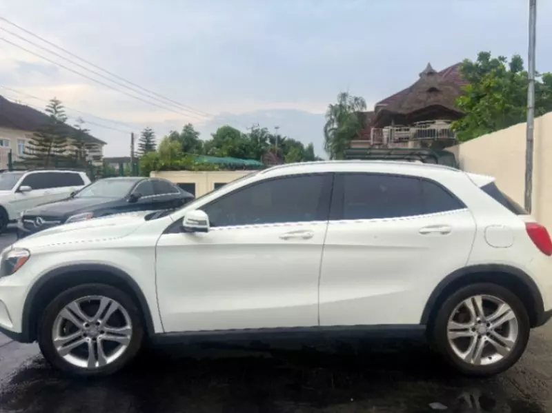 Mercedes-Benz GLA 250   - 2015