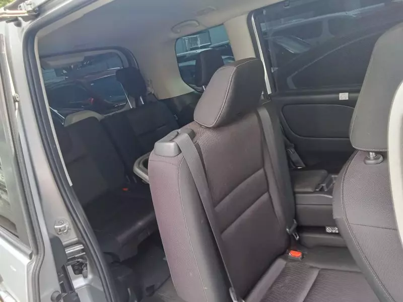 Nissan Serena   - 2018